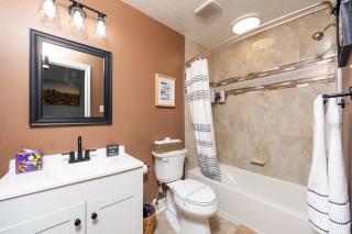 Home in League City, TX with firepit & grill - 9