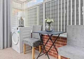 2 Bedrooms - 3 Beds - Quiet Retreat - Parking - 2