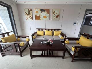 Yihuju 3-Bedroom, 2-Living Room Suite - 3