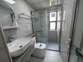 Yihuju 3-Bedroom, 2-Living Room Suite - 1