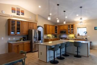 Luxury Aurora Retreat - 9