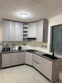 Modern 1-Bedroom Apartment in Parklands with City View - 5