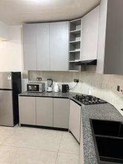 Modern 1-Bedroom Apartment in Parklands with City View - 7