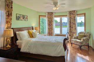 Stunning Lakeview Dreamy Getaway - 7