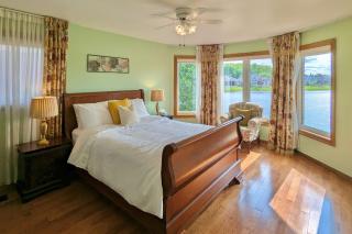 Stunning Lakeview Dreamy Getaway - 5