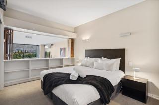 Lakeside 2 Bed- Pounamu Complex - 8