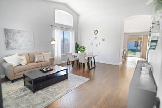 Family-Friendly Home in Upscale Neighborhood - Santa Clarita - 1