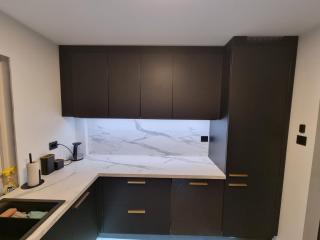 Large and central 2 bedroom apartment with Free parking, Free EV recharging and a private garden - 4