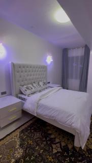 Modern 1-Bedroom Apartment in Parklands with City View - 3