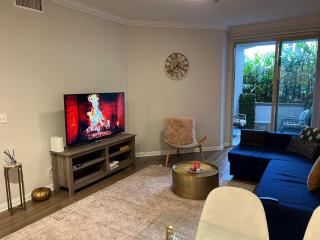 Spacious 1bdr in Mid-Wilshire KING bed Parking & Gym FREE - 5