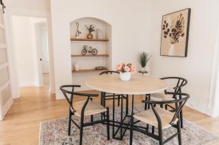 Stay Comfy Easy Boston Access, Everett MA - 3