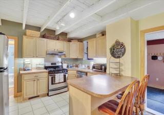 Historic Downtown Gettysburg Entire Home with Free Parking - 3