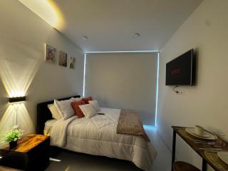 Modern studio apartment with rooftop, Chicó Norte - 8