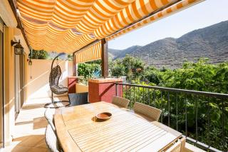 A 4 floors house with a large capacity - 4