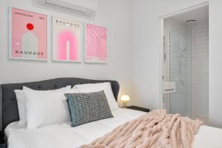 Gorgeous City Views 3BR Apartment with Pool and Gym - 1