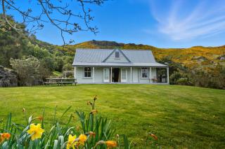 Toad Hall - Akaroa Holiday Home - 6