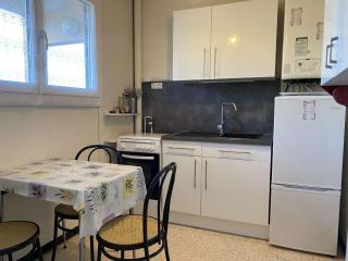 Studio avec parking privé à Balaruc-les-Bains, proche stade - FR-1-553-314 - 3