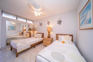 Kulakane 306 · KK 306 Remodeled BeachFront 2BD w Ocean Views AC - 6