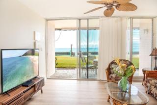 Kulakane 105 · KK105 Sunsets Ocean Views Oceanfront in West Maui - 9