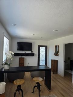 Comfortable Luxury Studio - 7