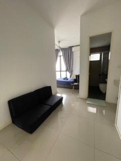D Pristine 3 bedroom residence next to legoland - 2
