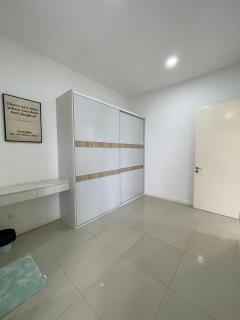 D Pristine 3 bedroom residence next to legoland - 1