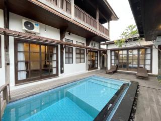 Villa Kayu Sungkai - 2