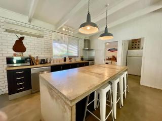 Robe's Hidden Gem - WiFi Pet Friendly Outside - 4