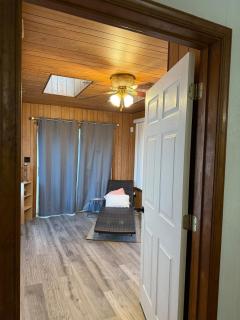 Cozy Room, Spacious Ambiance - 6