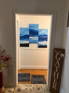 Cozy Room, Spacious Ambiance - 9