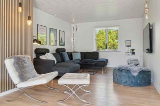 Lovely Holiday Home With Hot Tub 150 M To Water - 3