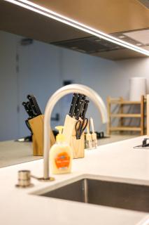 StayAU City Apt free parking in West Melb - 5