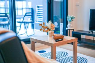 StayAU City Apt free parking in West Melb - 1