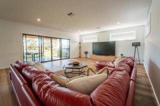 Riverfront 10 min to The Bend - 7