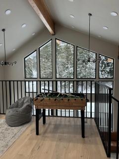 LUXE Hyak Retreat with Sauna, Hot Tub, Game Room, 6BR - 4