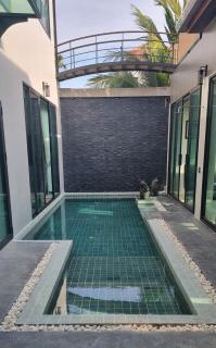 V257 Spacious 5BR Villa Waterfall Pool Movie Room - 4