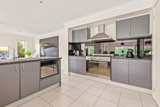 StayAU Modern Sanctuary Mins from the Ct & Airport - 3