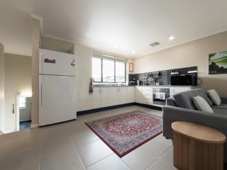 Summerhill Getaway: Simple Comfort Near Launceston - 5