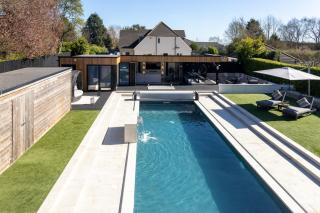 The Luxury House - 0