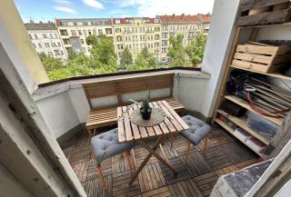 Camera Eclettica con Balcone Privato per Area Fumatori - 5