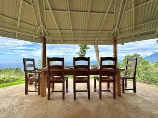 Blackwoods Farmhouse - 8