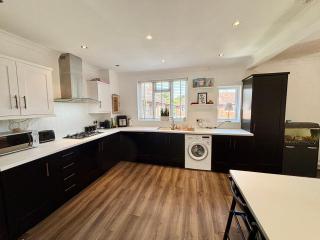 Luxury 2 bedroom flat - 9