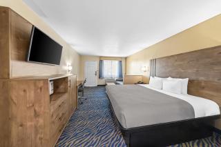 Quality Inn & Suites - 2