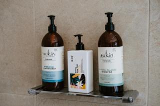 Allambie - Poolside Elegance in Mudgee Countryside - 4