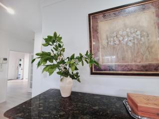 Mount Pleasant Wellness Retreat Infrared Sauna Massage RiverWalk - 3