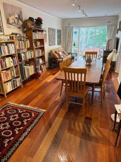 Sunny 2 bedroom quiet flat close to city and parks - 7