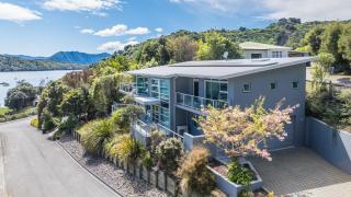 Waikawa Bay View - Waikawa Holiday Home - 6