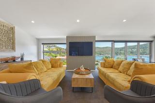 Waikawa Bay View - Waikawa Holiday Home - 1