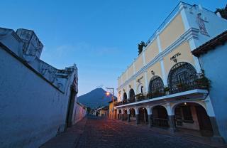 Hotel La Sin Ventura - Antigua Guatemala - 0
