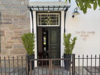 Far Far Away Guesthouse - 8